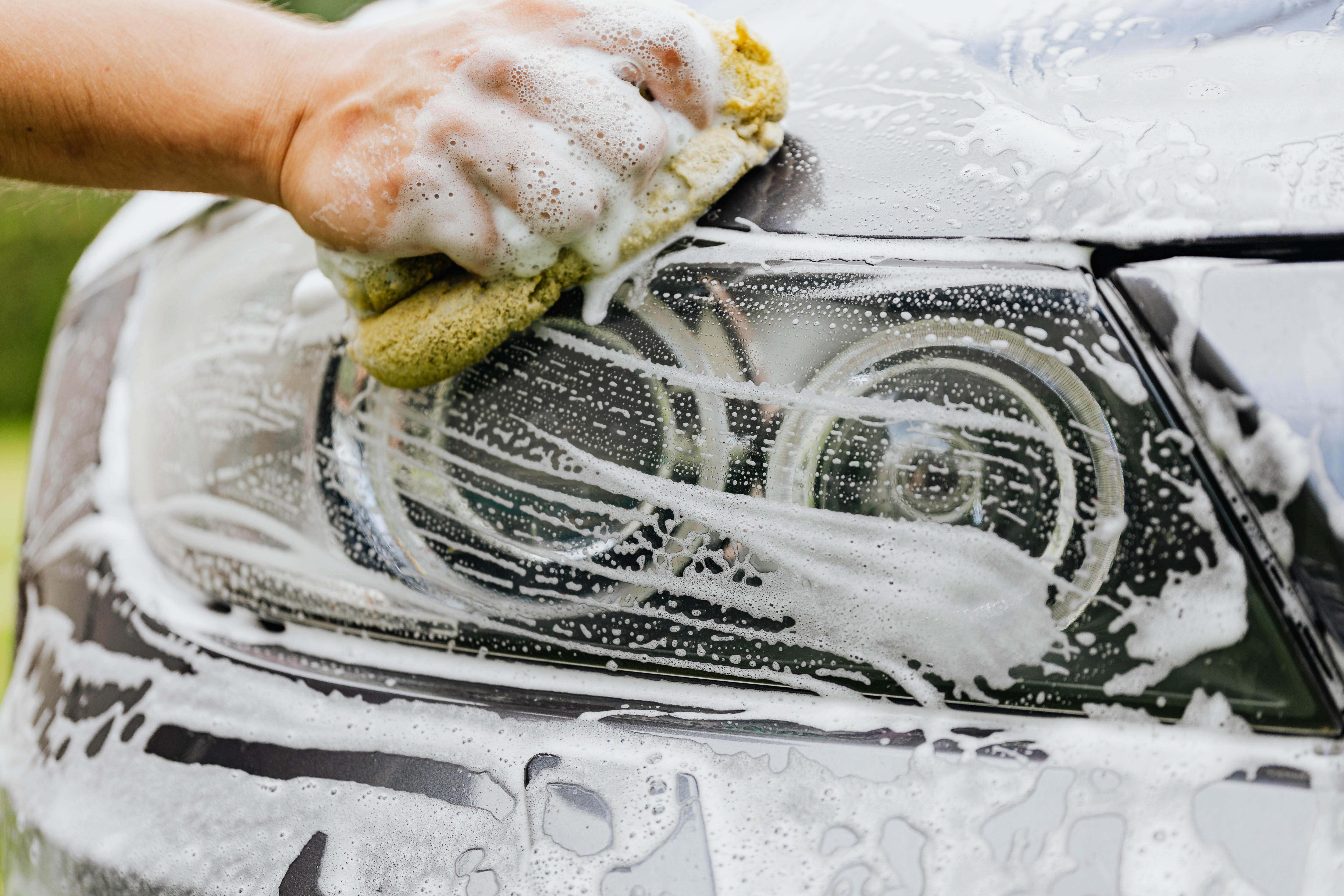 cleaning cloudy headlights